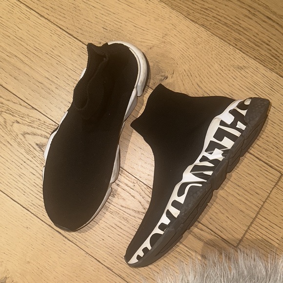 Women’s Balenciaga Runners (size 39EUR/9USA) - Picture 4 of 7